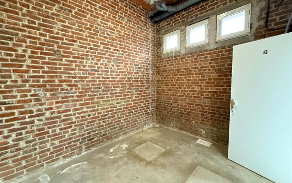 Stationnement à louer    9,70 m2 Douai