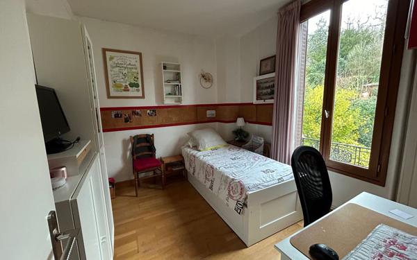 Maison à vendre    4 pièces •  Viroflay