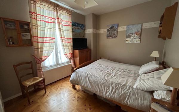 Maison à vendre    4 pièces •  Viroflay