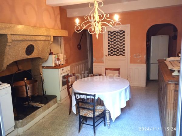 MAISON DE CHARME DU 18è D'ENVIRON 192 M² AVEC REMISE ET SON JARDIN