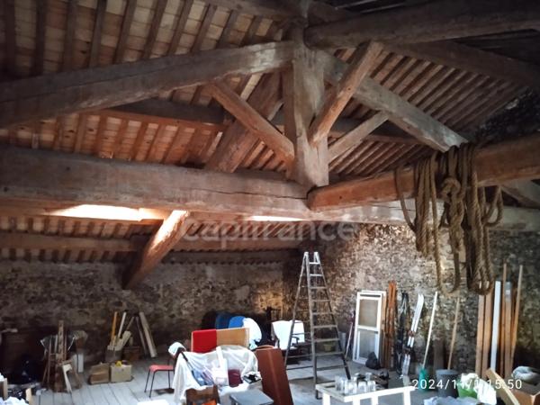 MAISON DE CHARME DU 18è D'ENVIRON 192 M² AVEC REMISE ET SON JARDIN