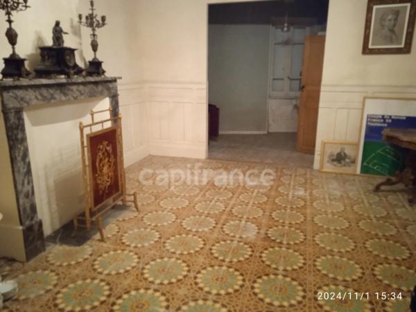 MAISON DE CHARME DU 18è D'ENVIRON 192 M² AVEC REMISE ET SON JARDIN