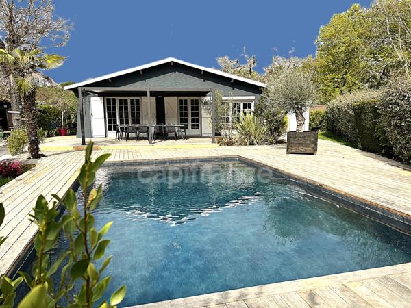 LANTON(33) TAUSSAT LES BAINS - Maison rénovée de Plain-pied de 157 m²- Activité libérale possible- secteur privilégié