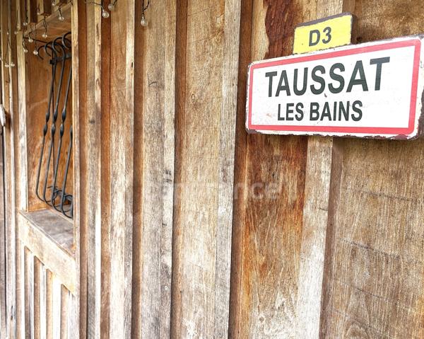 LANTON(33) TAUSSAT LES BAINS - Maison rénovée de Plain-pied de 157 m²- Activité libérale possible- secteur privilégié