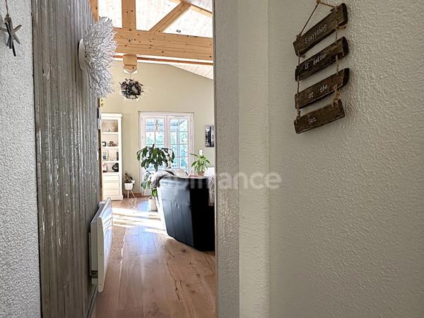 LANTON(33) TAUSSAT LES BAINS - Maison rénovée de Plain-pied de 157 m²- Activité libérale possible- secteur privilégié