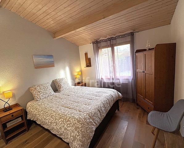 LANTON(33) TAUSSAT LES BAINS - Maison rénovée de Plain-pied de 157 m²- Activité libérale possible- secteur privilégié