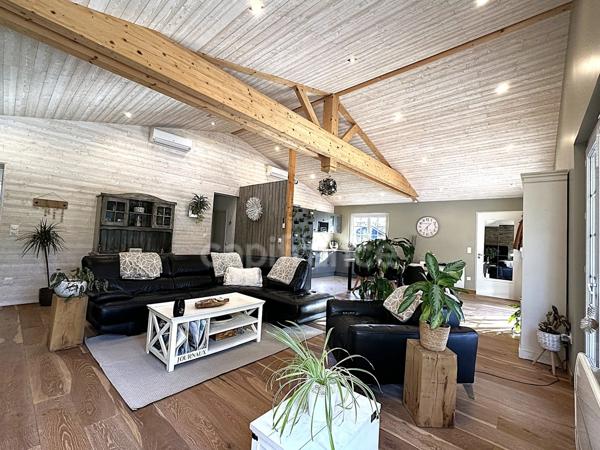 LANTON(33) TAUSSAT LES BAINS - Maison rénovée de Plain-pied de 157 m²- Activité libérale possible- secteur privilégié