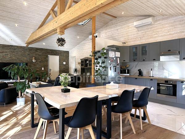 LANTON(33) TAUSSAT LES BAINS - Maison rénovée de Plain-pied de 157 m²- Activité libérale possible- secteur privilégié