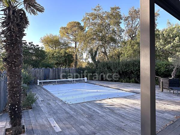 LANTON(33) TAUSSAT LES BAINS - Maison rénovée de Plain-pied de 157 m²- Activité libérale possible- secteur privilégié