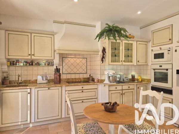 Maison à vendre 4 pièces 146 m² Cotignac