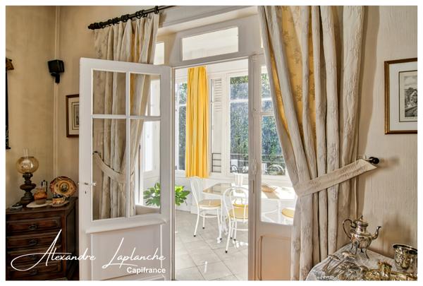 Dpt Tarn et Garonne (82), à vendre MONTAUBAN maison d'architecte des années 30, 10 pièces de 217m² avec jardin et garage.