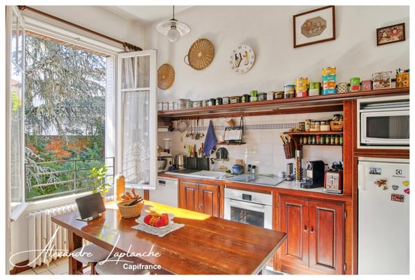 Dpt Tarn et Garonne (82), à vendre MONTAUBAN maison d'architecte des années 30, 10 pièces de 217m² avec jardin et garage.