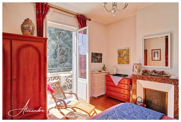 Dpt Tarn et Garonne (82), à vendre MONTAUBAN maison d'architecte des années 30, 10 pièces de 217m² avec jardin et garage.