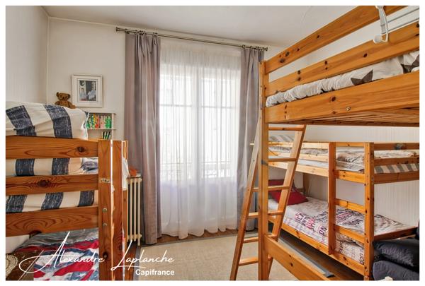 Dpt Tarn et Garonne (82), à vendre MONTAUBAN maison d'architecte des années 30, 10 pièces de 217m² avec jardin et garage.