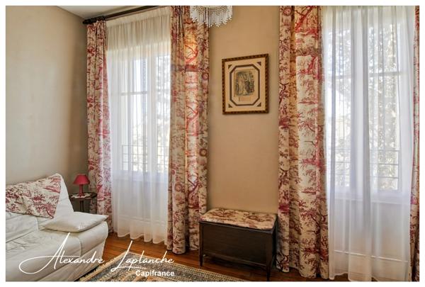 Dpt Tarn et Garonne (82), à vendre MONTAUBAN maison d'architecte des années 30, 10 pièces de 217m² avec jardin et garage.