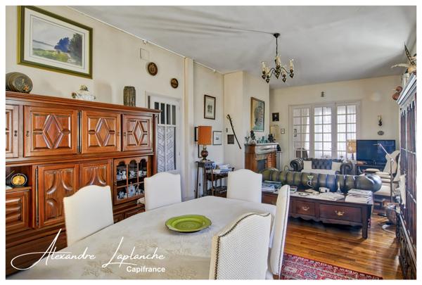 Dpt Tarn et Garonne (82), à vendre MONTAUBAN maison d'architecte des années 30, 10 pièces de 217m² avec jardin et garage.