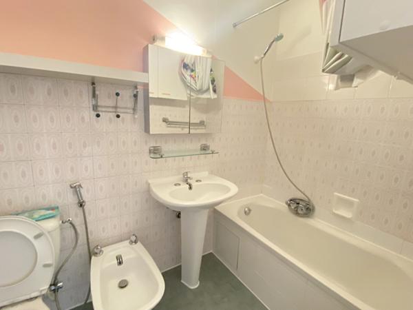 CENTRE VILLE : STUDIO AVEC GRANDE TERRASSE