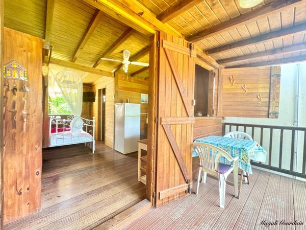 EXCLUSIVITÉ – VILLA AVEC 3 GITES A FORT POTENTIEL LOCATIF – QUARTIER RECHERCHE DE SAINTE ANNE