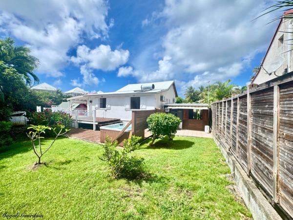 EXCLUSIVITÉ – VILLA AVEC 3 GITES A FORT POTENTIEL LOCATIF – QUARTIER RECHERCHE DE SAINTE ANNE
