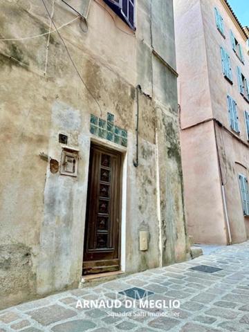Appartement à rénover en haute ville de Bonifacio