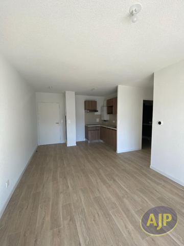 Appartement à louer Challans : 2 pièces, 37m² avec 1 chambre(s) à 540€ - AJP Immobilier Challans