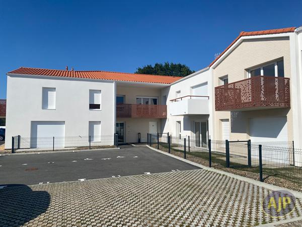 Appartement à louer Challans : 2 pièces, 37m² avec 1 chambre(s) à 540€ - AJP Immobilier Challans