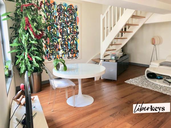 T4 en duplex de 130m2 au sol avec terrasse dans le centre piétonnier