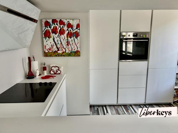 T4 en duplex de 130m2 au sol avec terrasse dans le centre piétonnier