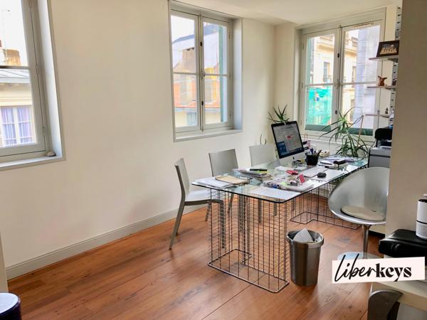 T4 en duplex de 130m2 au sol avec terrasse dans le centre piétonnier