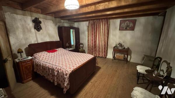 Maison d’habitation en pierre et masse entièrement à rénover 