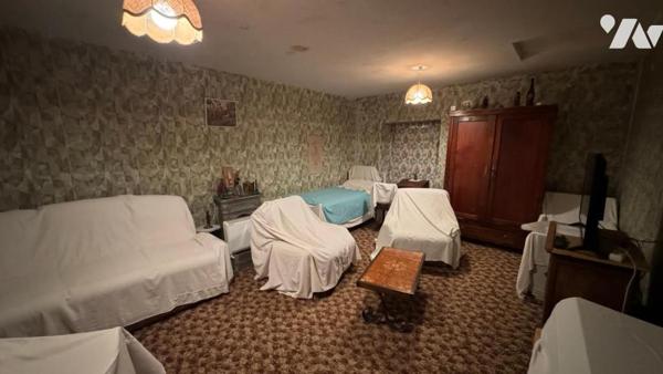 Maison d’habitation en pierre et masse entièrement à rénover 