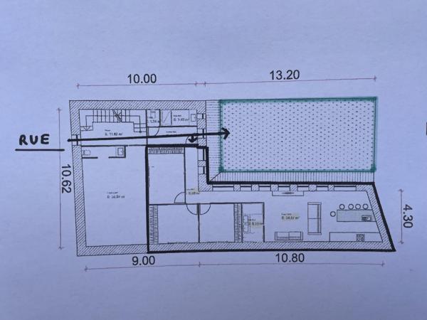 Poitiers (86000) POITIERS PORTE DE PARIS LOCAL PROFESSIONNEL 90 M2 EN RDC AVEC JARDIN 70 M2