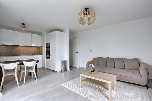 Appartement Asnieres Sur Seine 4 pièces + balcon 77.40 m2