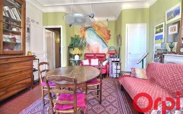 Appartement à vendre    4 pièces • 108,75 m2 Marseille 1