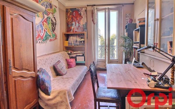 Appartement à vendre    4 pièces • 108,75 m2 Marseille 1