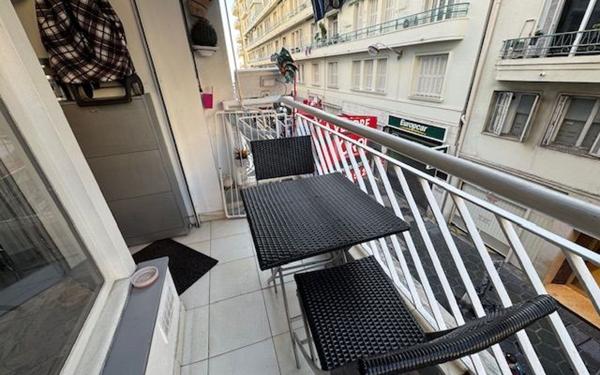 Appartement à vendre    2 pièces • 32,31 m2 Nice