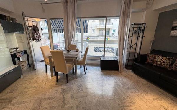 Appartement à vendre    2 pièces • 32,31 m2 Nice