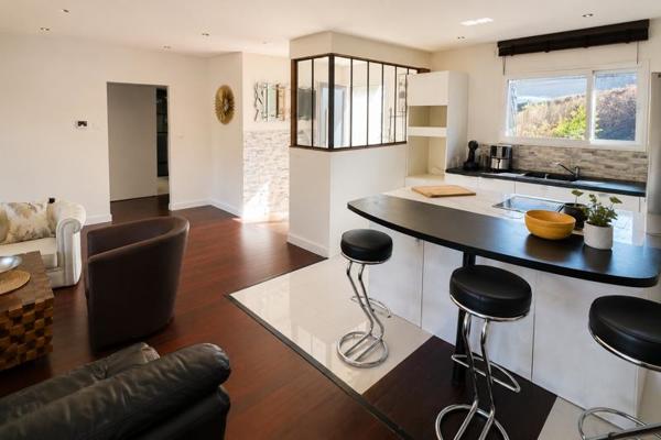 Maison à louer 1 080 € CC St-Hilaire-Peyroux 4 p 106 m² DPE A