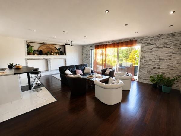 Maison à louer 1 080 € CC St-Hilaire-Peyroux 4 p 106 m² DPE A