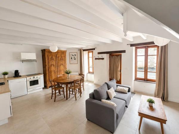 Vente                                                      Maison
                        
                     4 pièces                      70 m2                     à Dégagnac