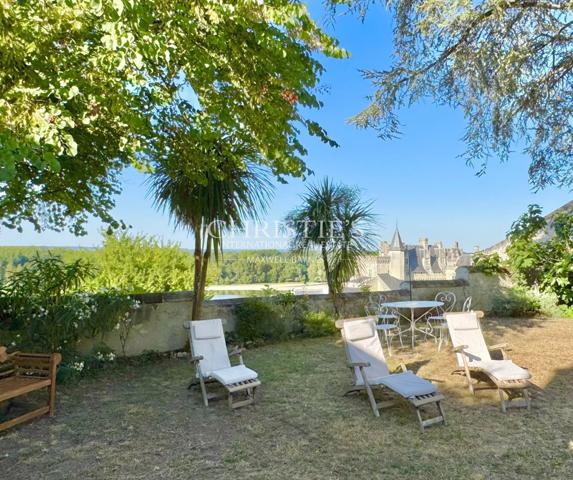 Rarissime maison de village avec grand jardin, piscine et vue panoramique