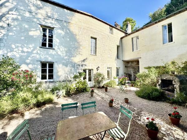 Rarissime maison de village avec grand jardin, piscine et vue panoramique
