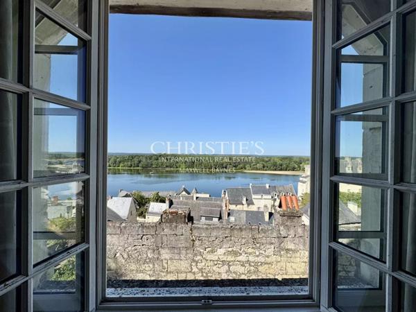 Rarissime maison de village avec grand jardin, piscine et vue panoramique