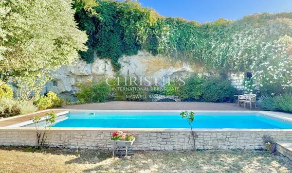 Rarissime maison de village avec grand jardin, piscine et vue panoramique