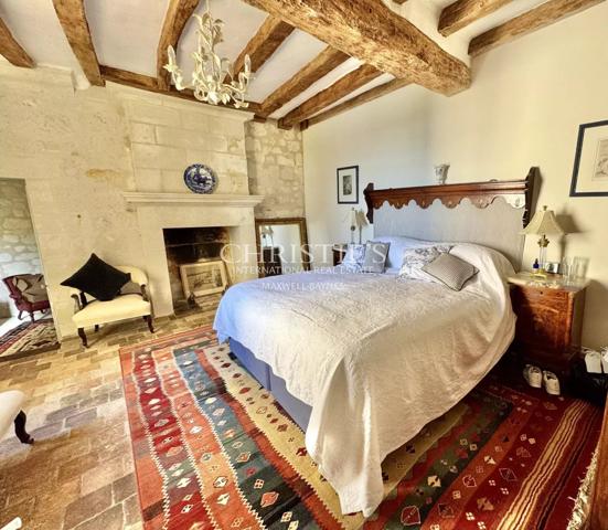 Rarissime maison de village avec grand jardin, piscine et vue panoramique