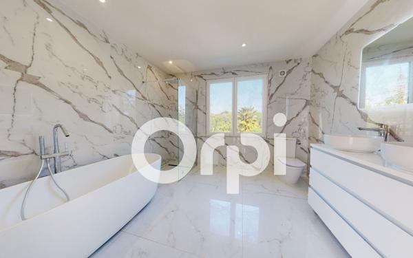 Maison à vendre    6 pièces • 300 m2 Soissons