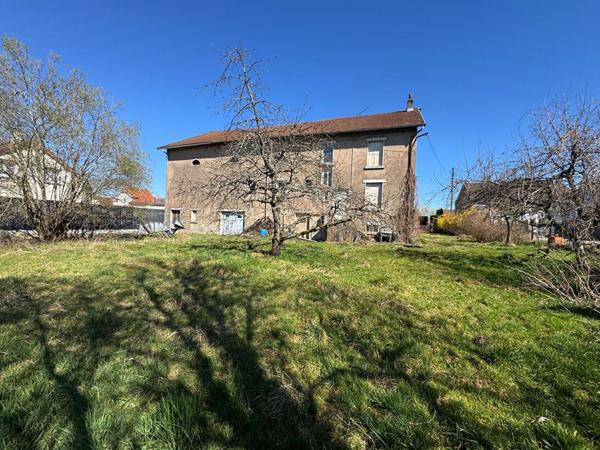 MAISON  EN PIERRE 150 m²  BEAUX VOLUMES  TERRAIN 1236 M² LURE