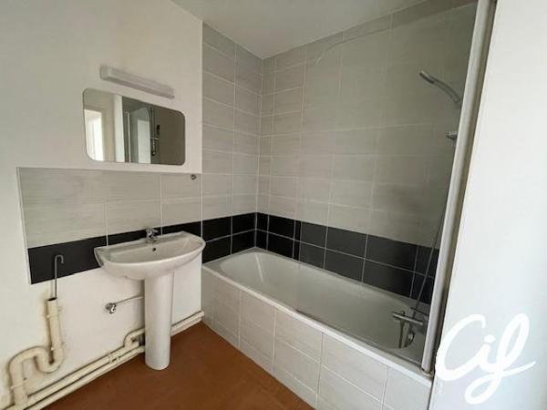 Appartement T2 THOUARE SUR LOIRE - 41.6 m2  128 000 Euros