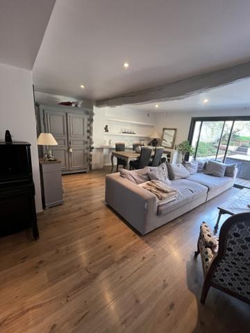 Maison à louer 1 200 € CC Villaudric 4 p 154 m² DPE B
