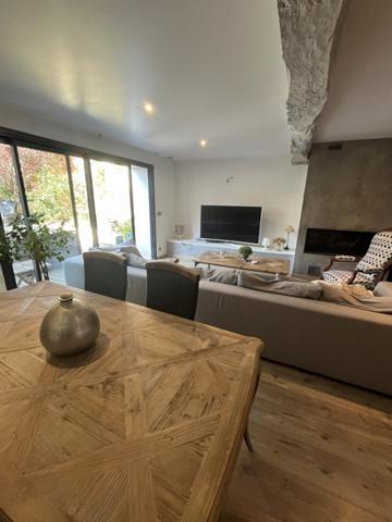 Maison à louer 1 200 € CC Villaudric 4 p 154 m² DPE B